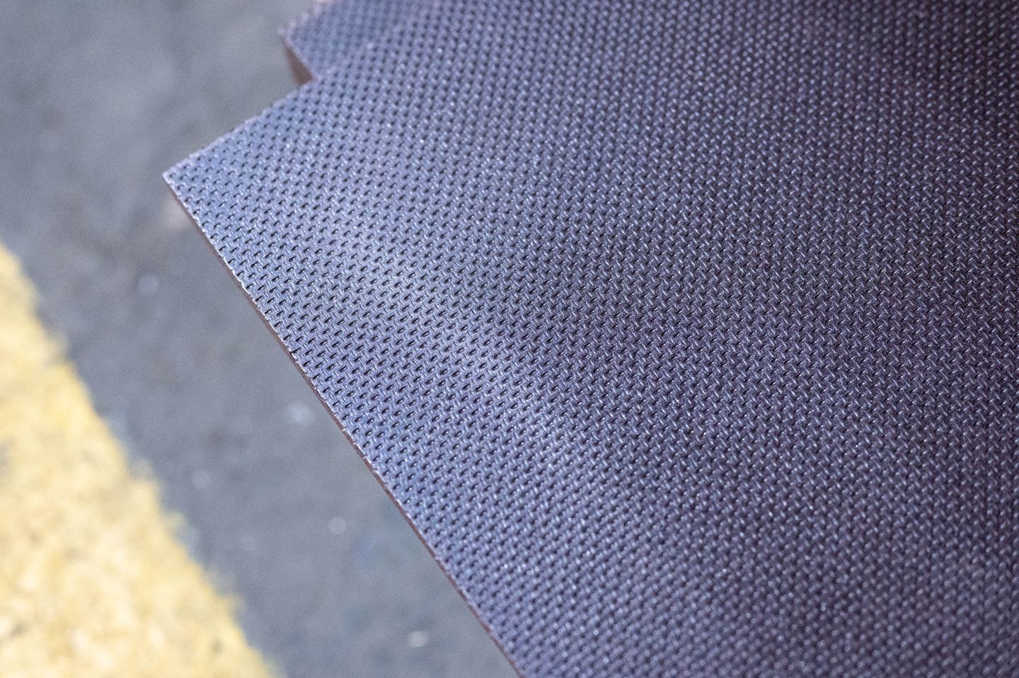 Фанера ФОФ сетчатая 6мм 2440х1220 мм сорт 3/3 березовая