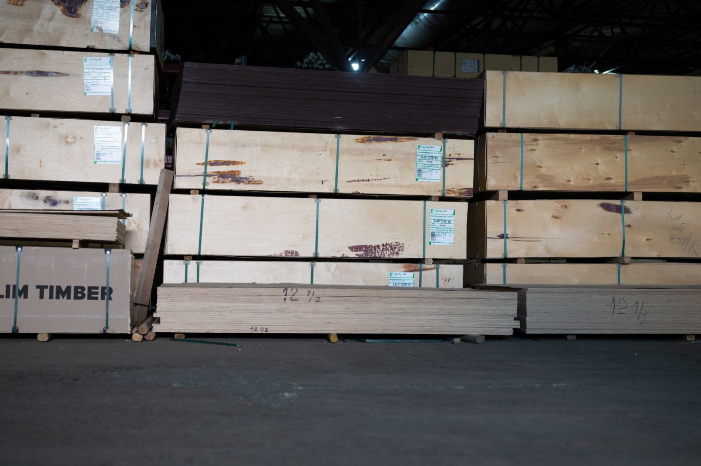 Фанера ФСФ 24мм 2440х1220 мм сорт 1/3 шлифованная хвойная влагостойкая  Лиственница