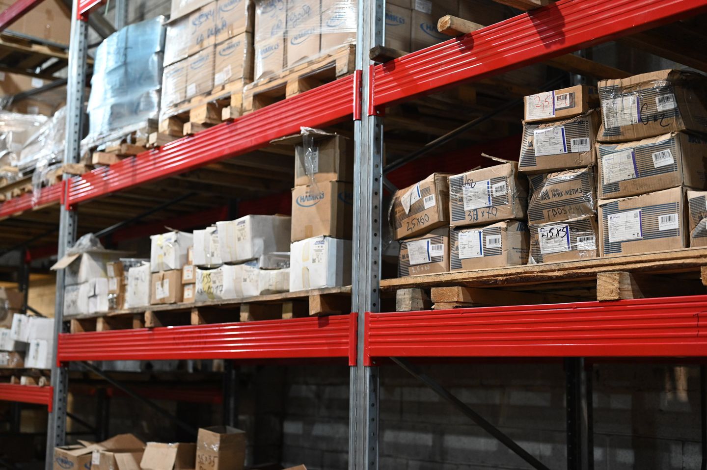 Дюбель универсальный с шурупом потай 6х60 мм