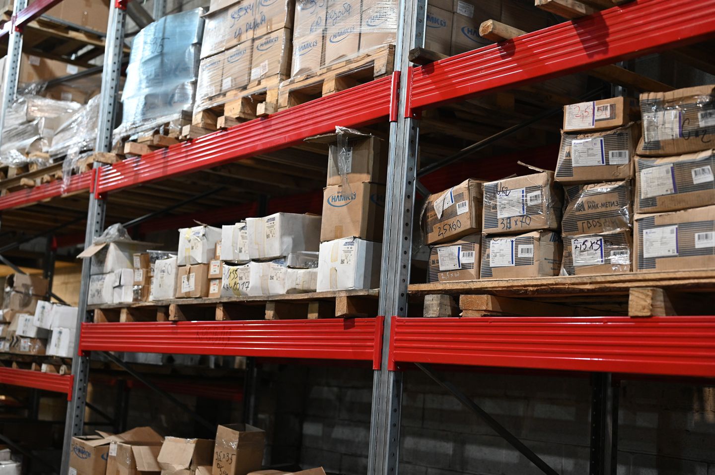 Саморез универсальный 3,0х20 мм желтый цинк