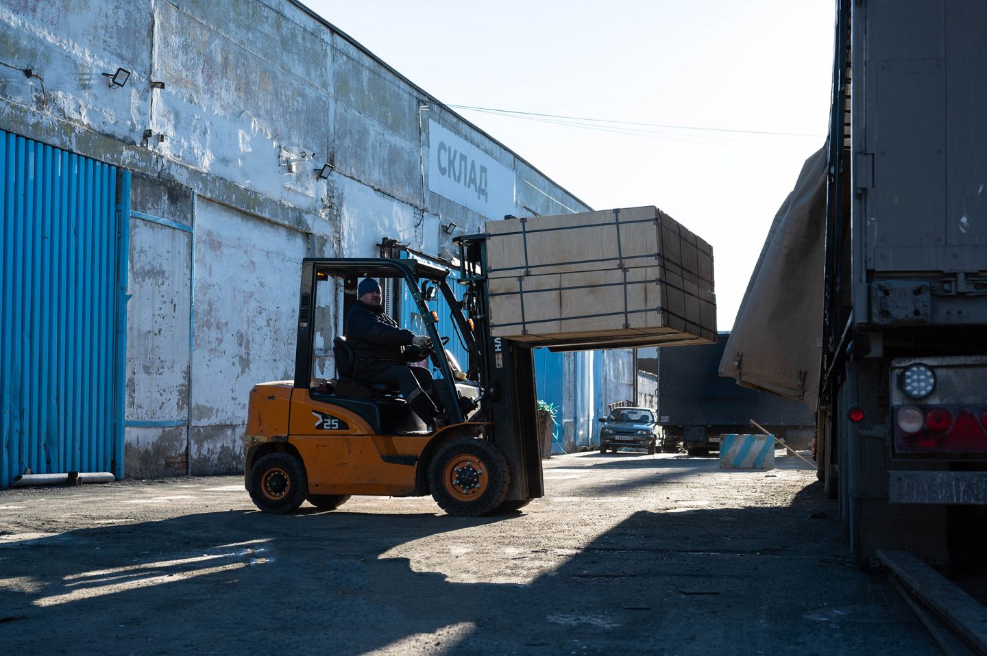 Фанера ФОФ ламинированная 18мм сорт 1/3  385/385 2500х1250мм белая