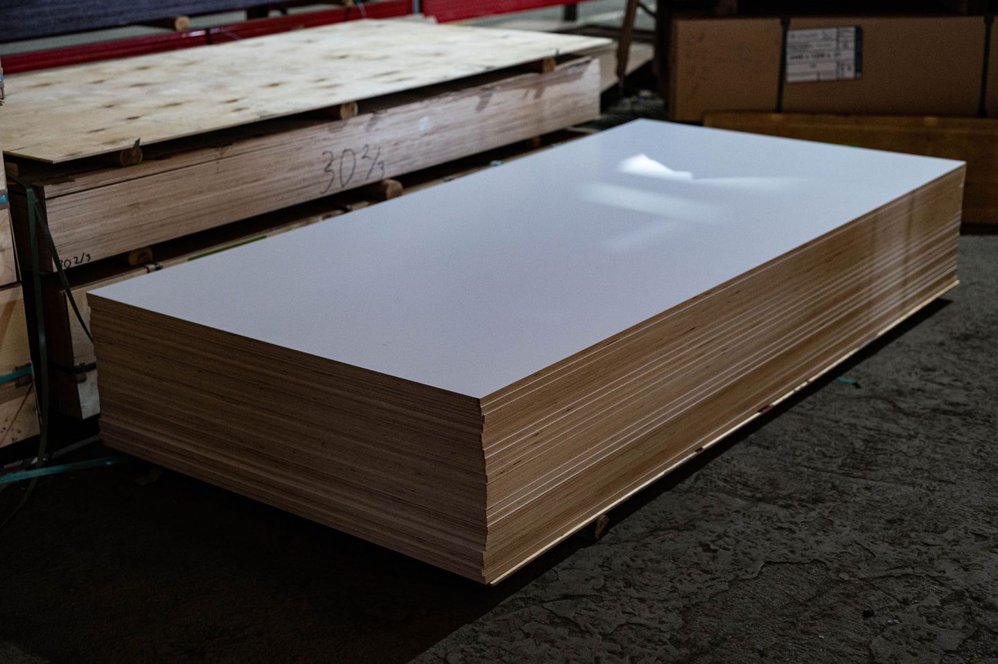 Фанера ФОФ ламинированная 16мм 2530х1265 мм сорт 1/1 березовая WHT (белый цвет)